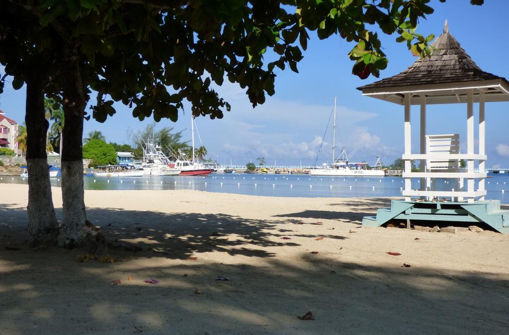 Beach One Bedroom Suite 13 Ocho Rios Eksteriør billede